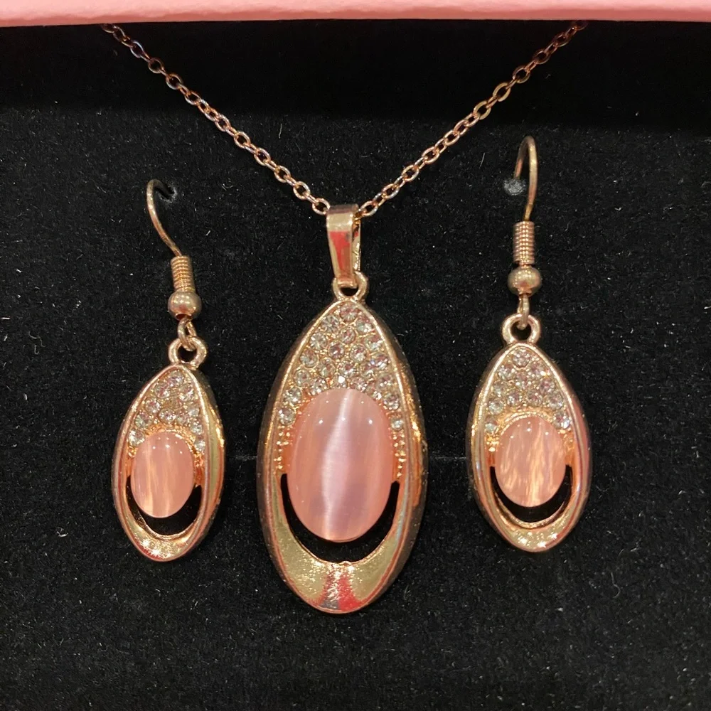 Tear drop pink jewelry - Picture 2 of 3